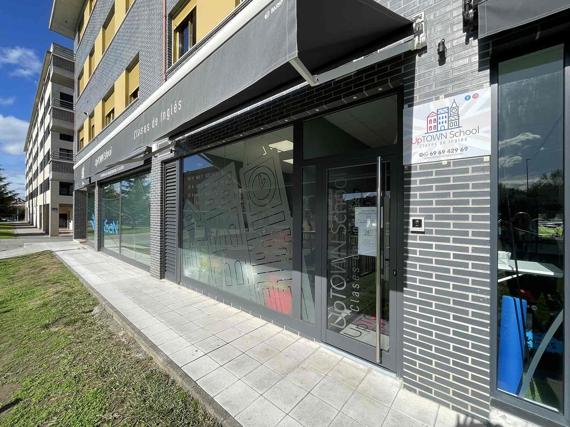 UpTown School Academia de idiomas en Siero Asturias - Fachada